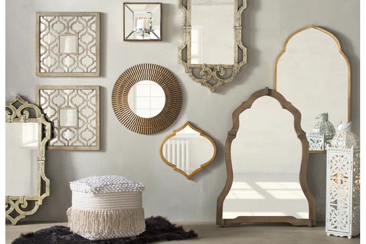 Choosing Between Decorative and Functional Mirrors